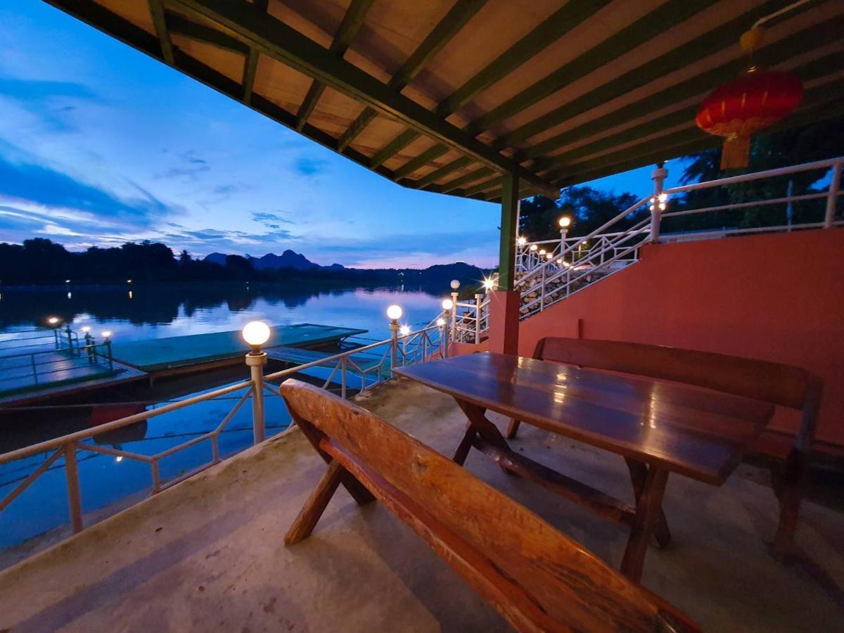 Golden Dragon Kanchanaburi Exterior foto