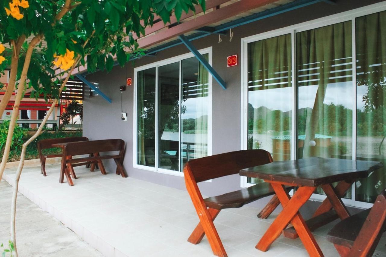 Golden Dragon Kanchanaburi Exterior foto